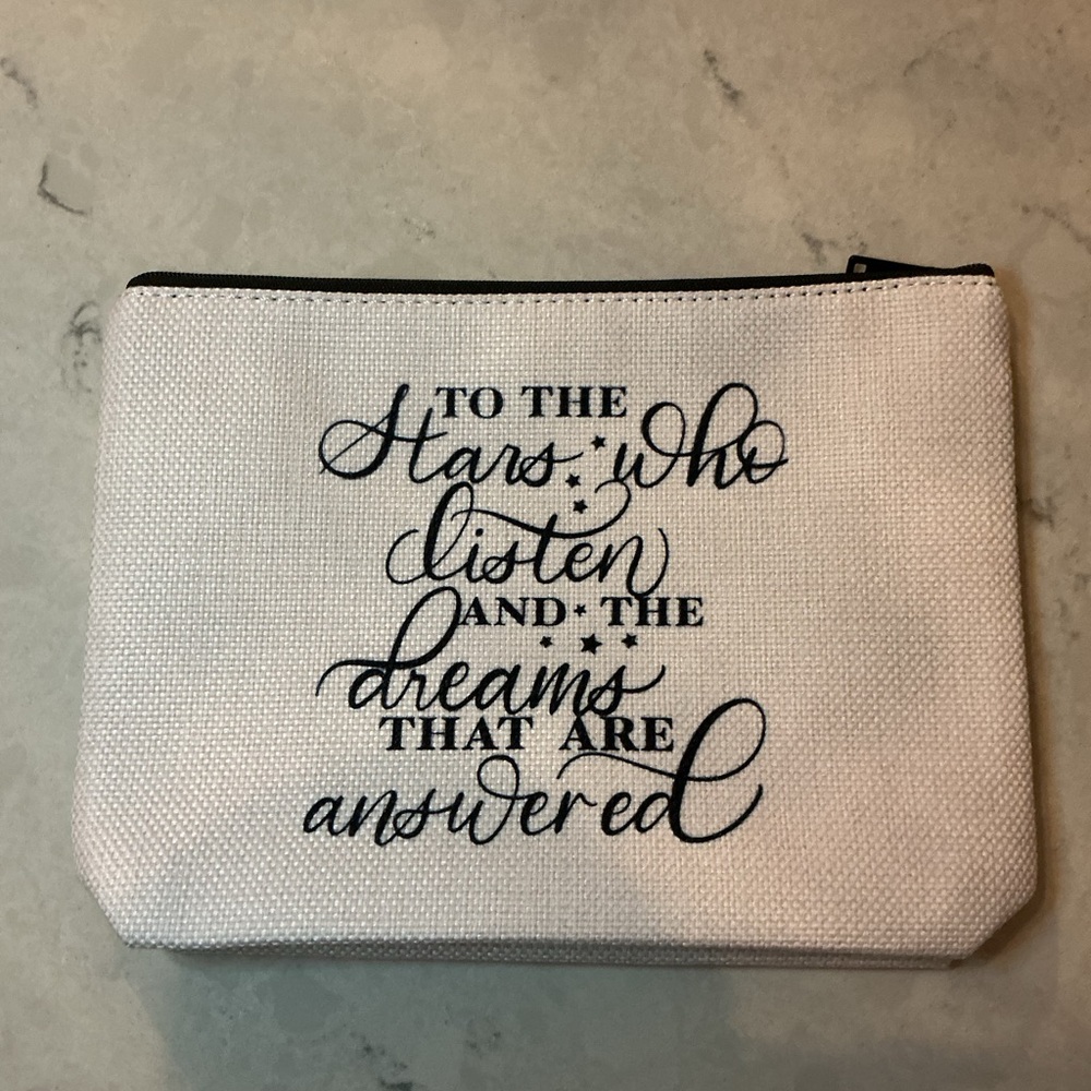 Inspirational Quote Cream Canvas Travel Bag 9” x 2” x 7”. NIB